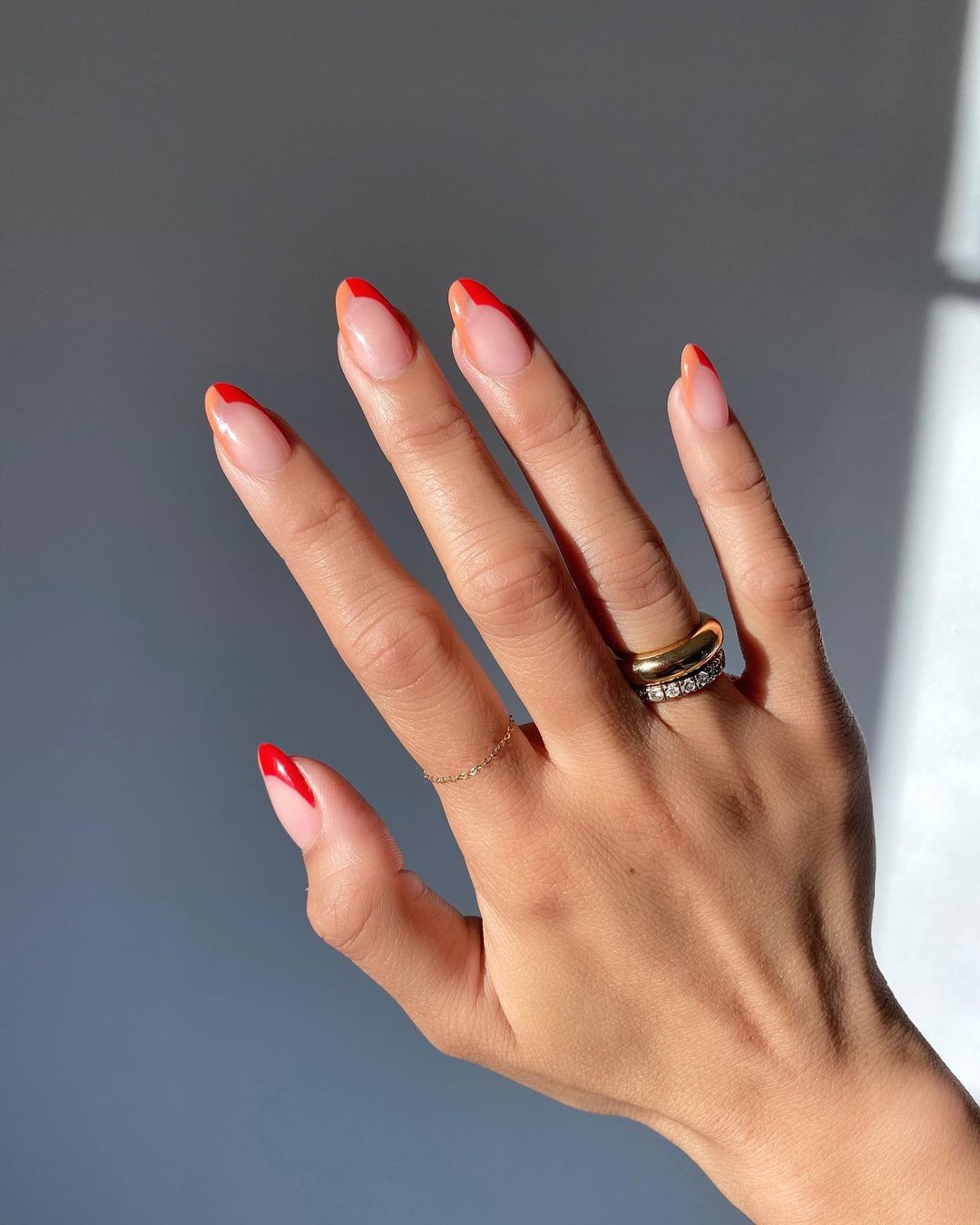 Colourful French manicures: Split Tips