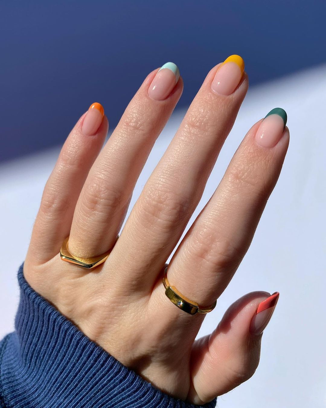 Colourful French manicures: 5-Shade Surprise