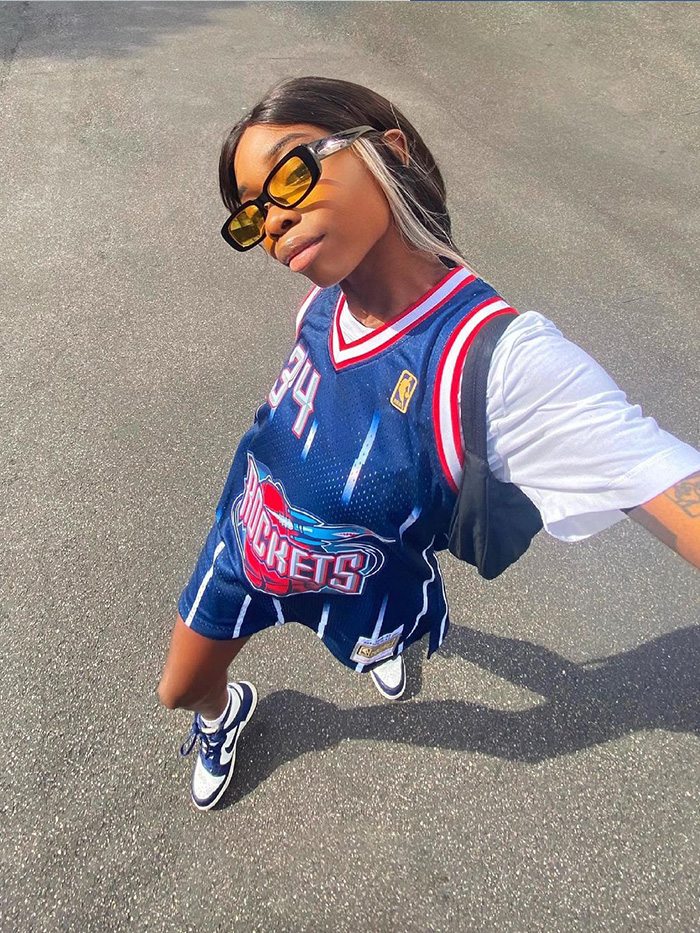 6 Sporty Outfits Fashion Girls Are Wearing in 2021 | Who What Wear