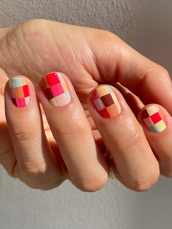 Autumn nail designs: Checkerboard