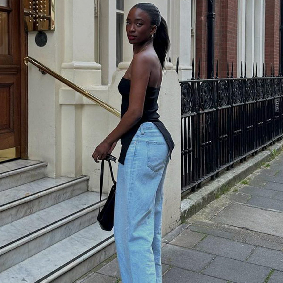 6 Baggy Jeans Outfits That Are Fresh And Chic For 2024