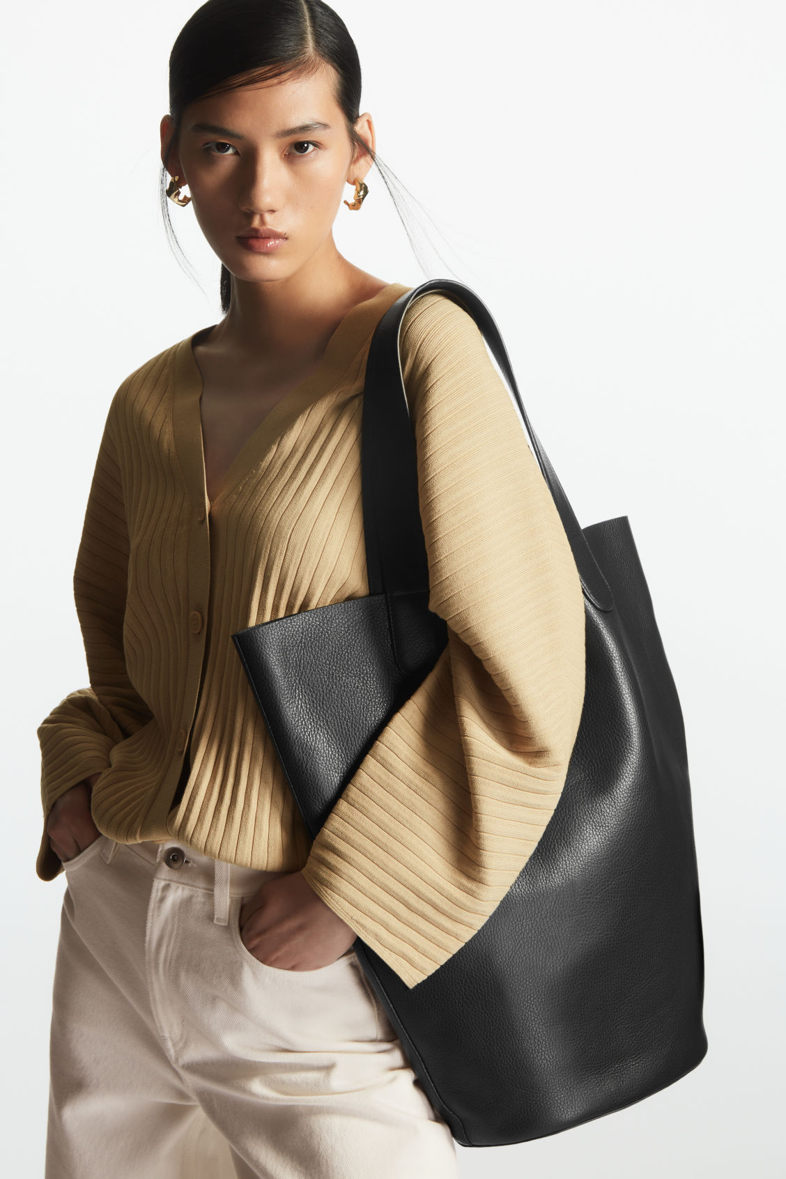 COS Crescent Bag - Leather in Black