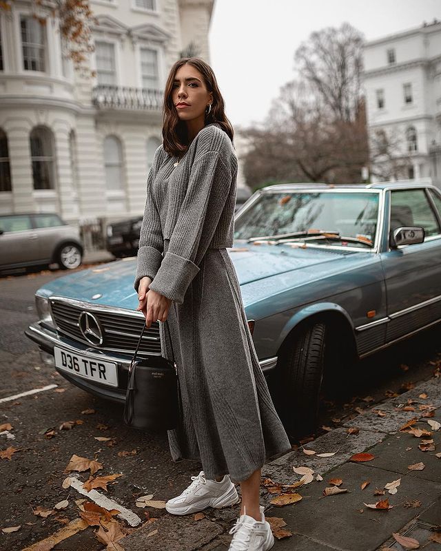 Shoes to Wear with Knitted Dresses: @_jessicaskye wears a grey knitted dress with chunky trainers
