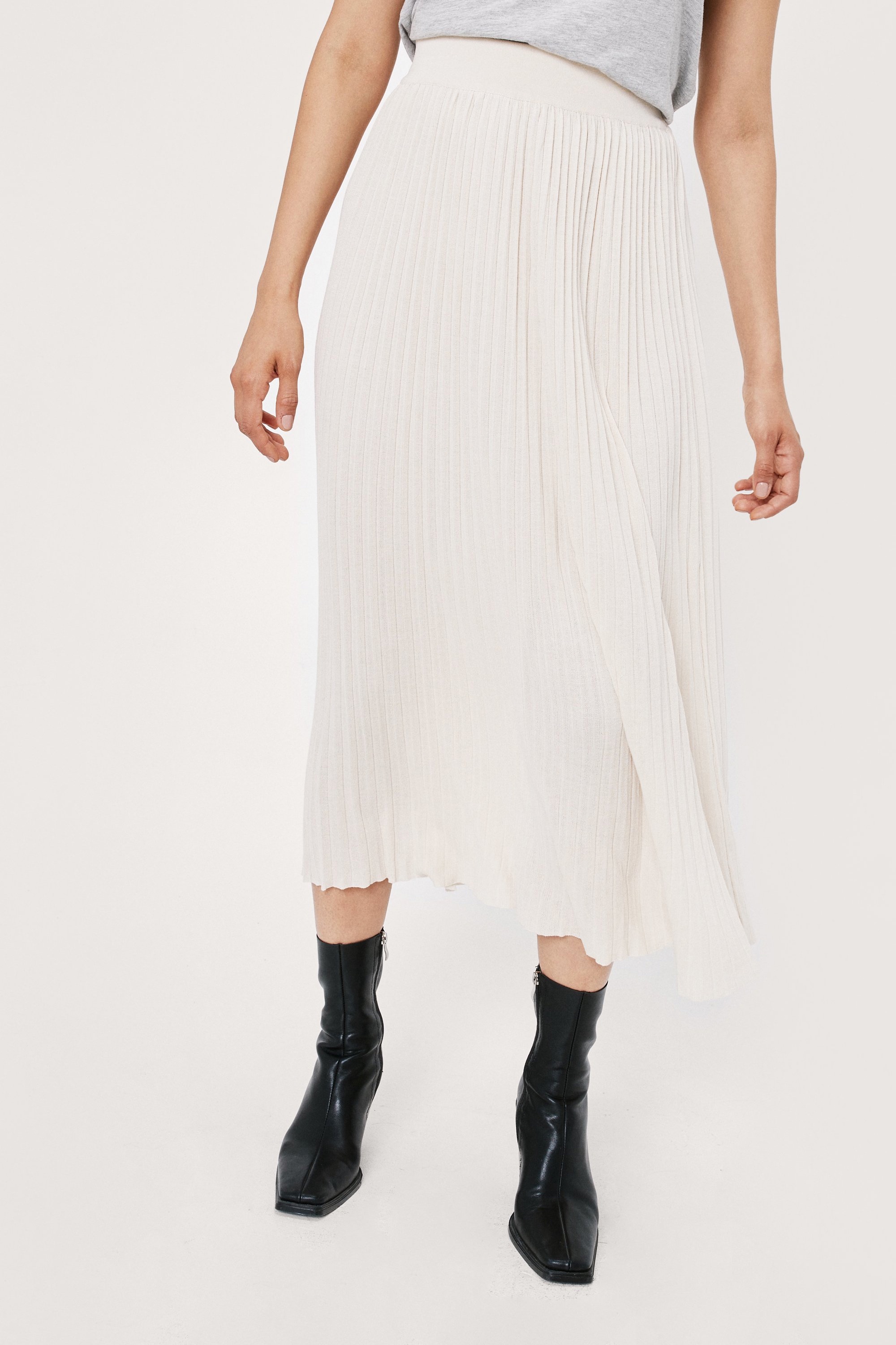 28 Knitted Midi Skirts the Style Set Is Loving Right Now | Who What Wear