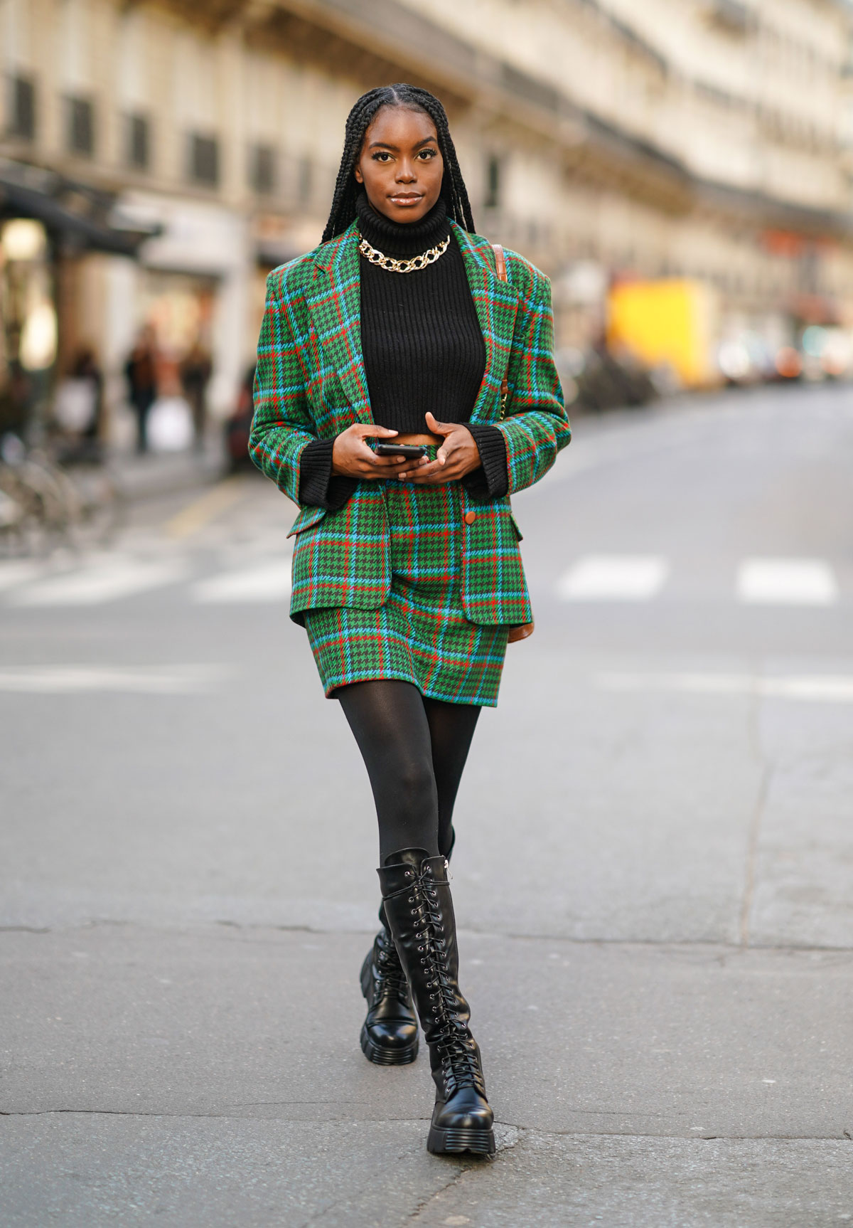 4 Outfit Mistakes to Avoid When Wearing Tights