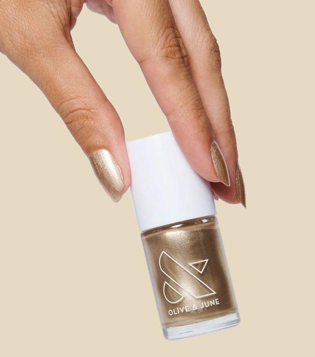 12 Best Gold Nail Polishes That Will Get You Compliments | Who What Wear