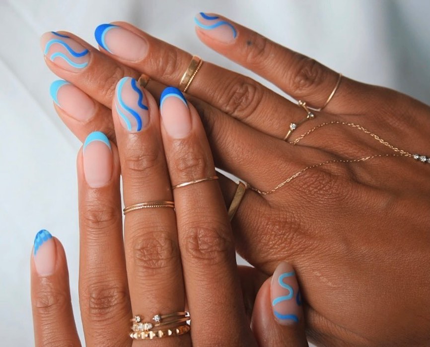 32 Hottest & Cute Summer Nail Designs : Baby Blue mixed Daisy on  Transparent Nails