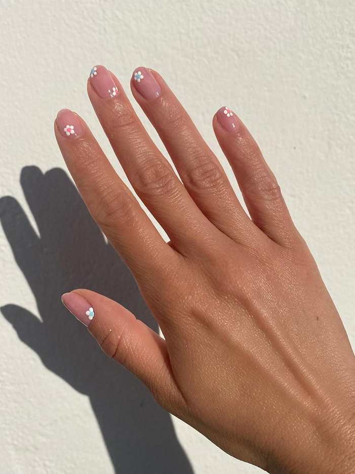 The 6 Prettiest Nail Trends for 2022, Hands Down | Who What Wear UK