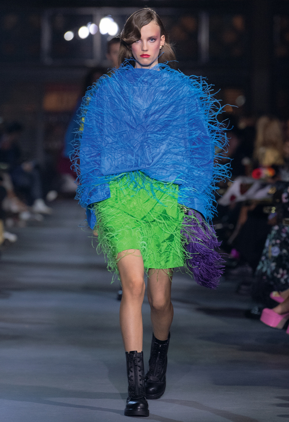 spring/summer 2022 fashion trends: feathers at Valentino