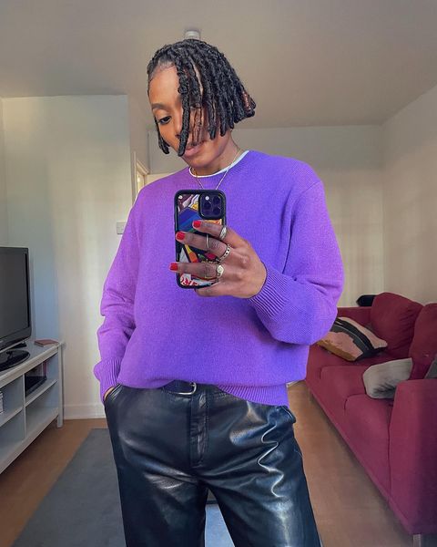 Colour Trends 2022: @the_oluwaseun wears a periwinkle jumper