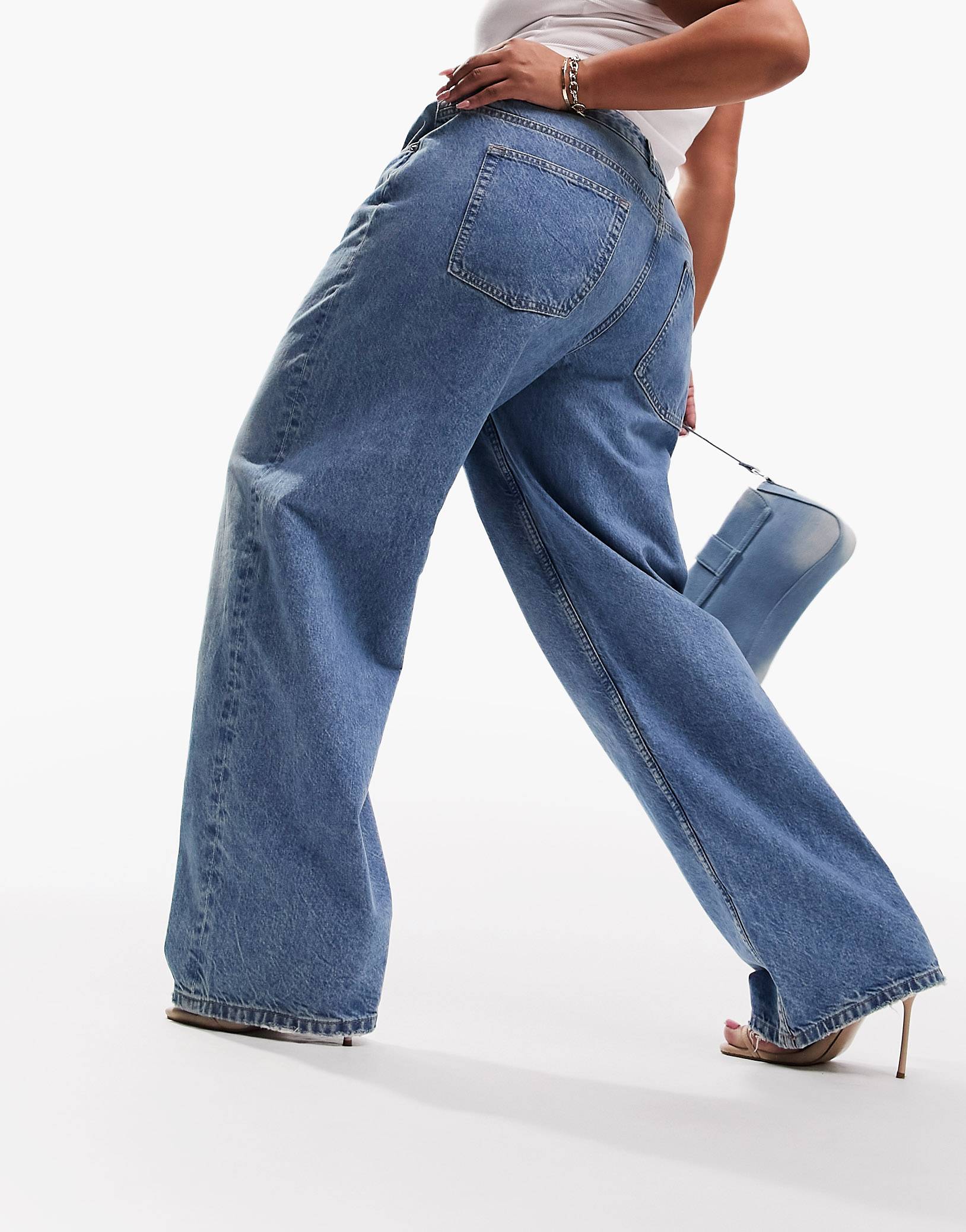 6 Fail-Safe Ways to Wear Wide-Leg Jeans