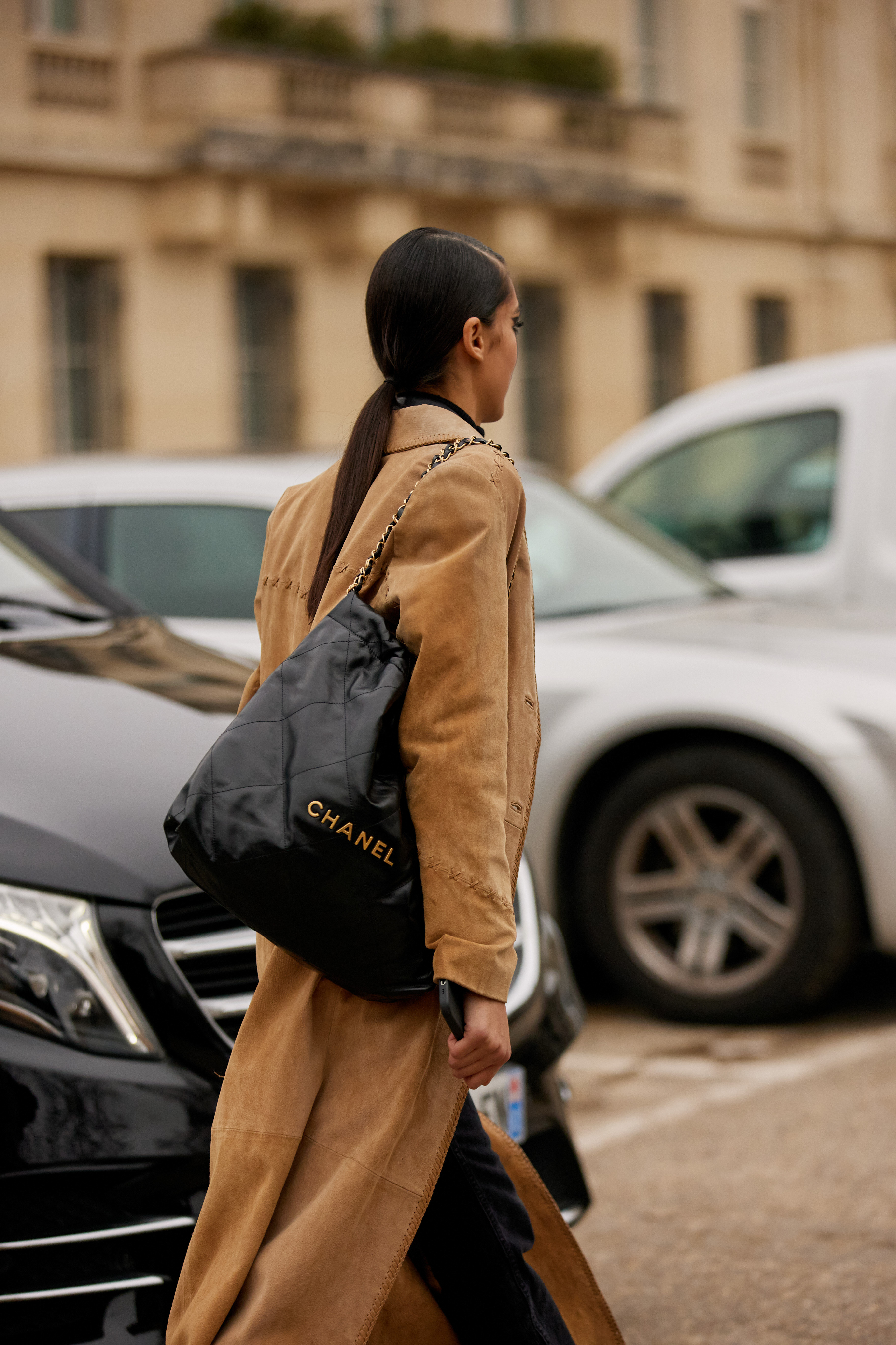 Paris couture street style trends: big totes
