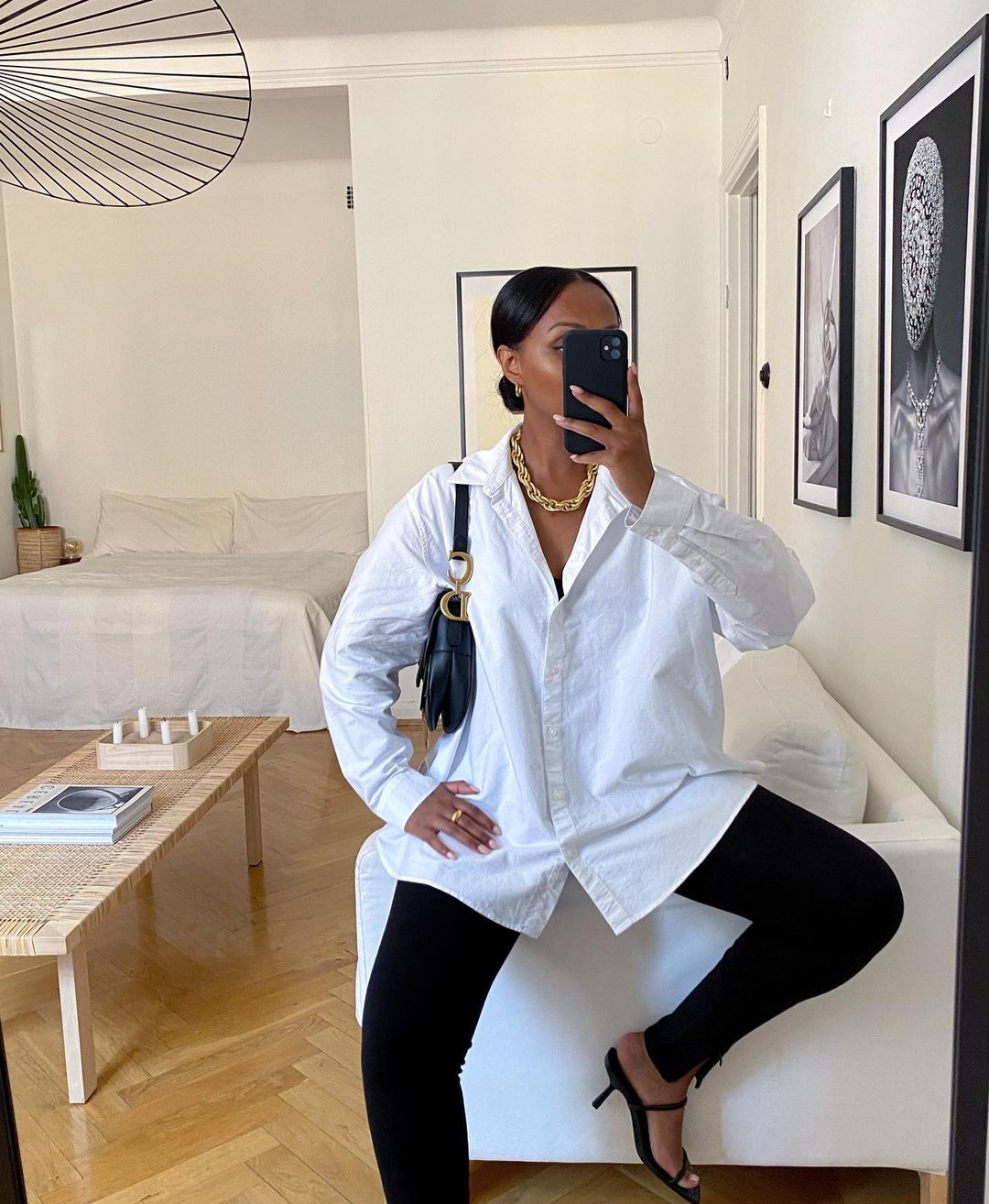The best spring items to wear with leggings: white shirt
