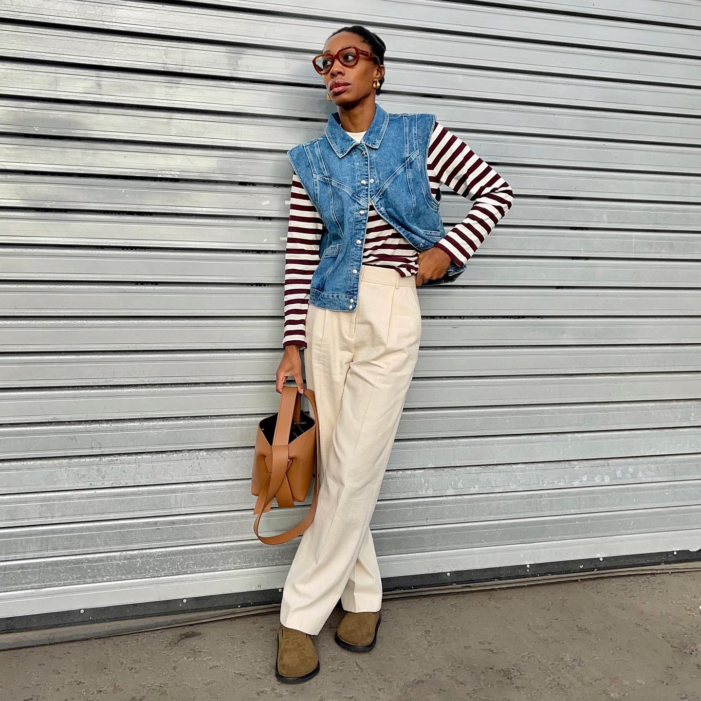 Spring 2022 Outfit Trends: @louisahatt wears Birkenstock clogs