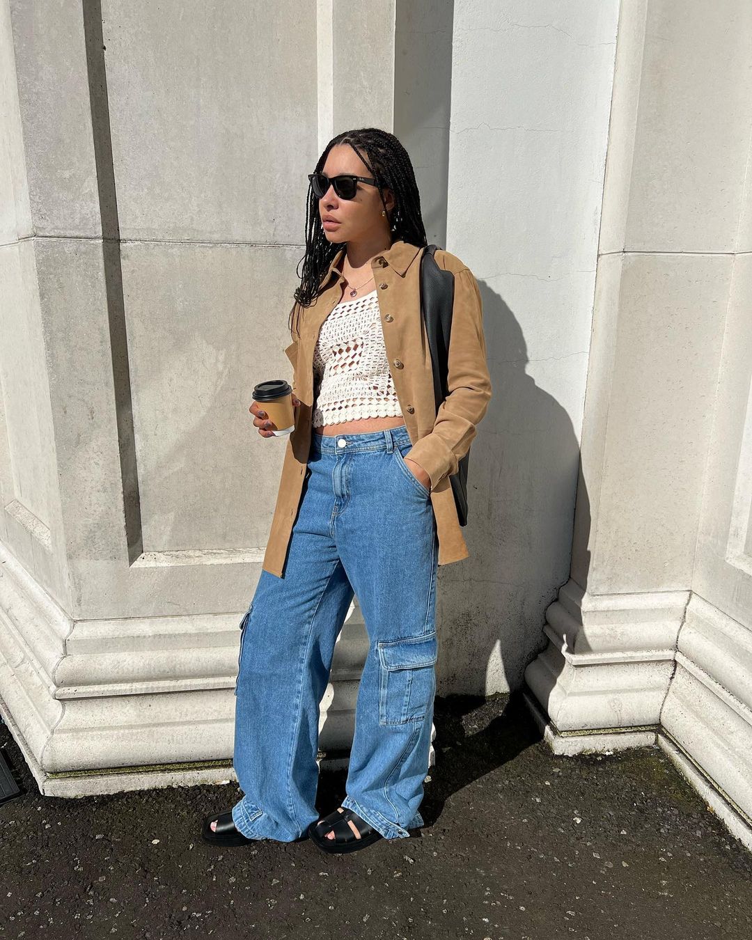 Summer 2022 Jeans Trends: @taniceelizabeth wears a pair of cargo jeans
