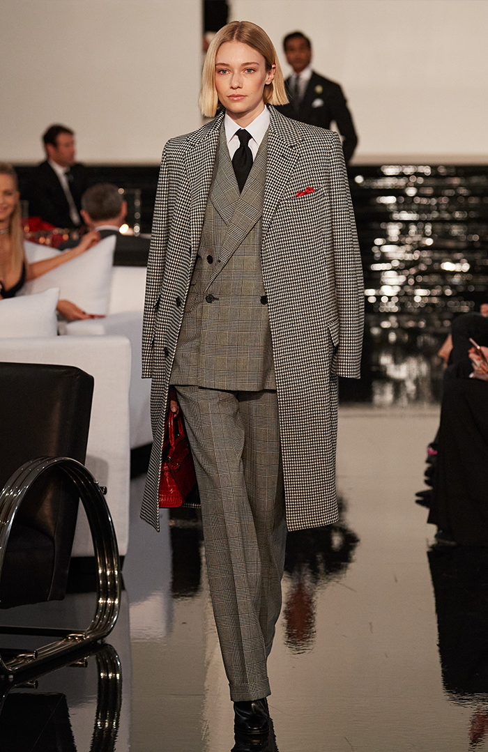 autumn winter 2022 fashion trends: suit at Dolce & Gabbana