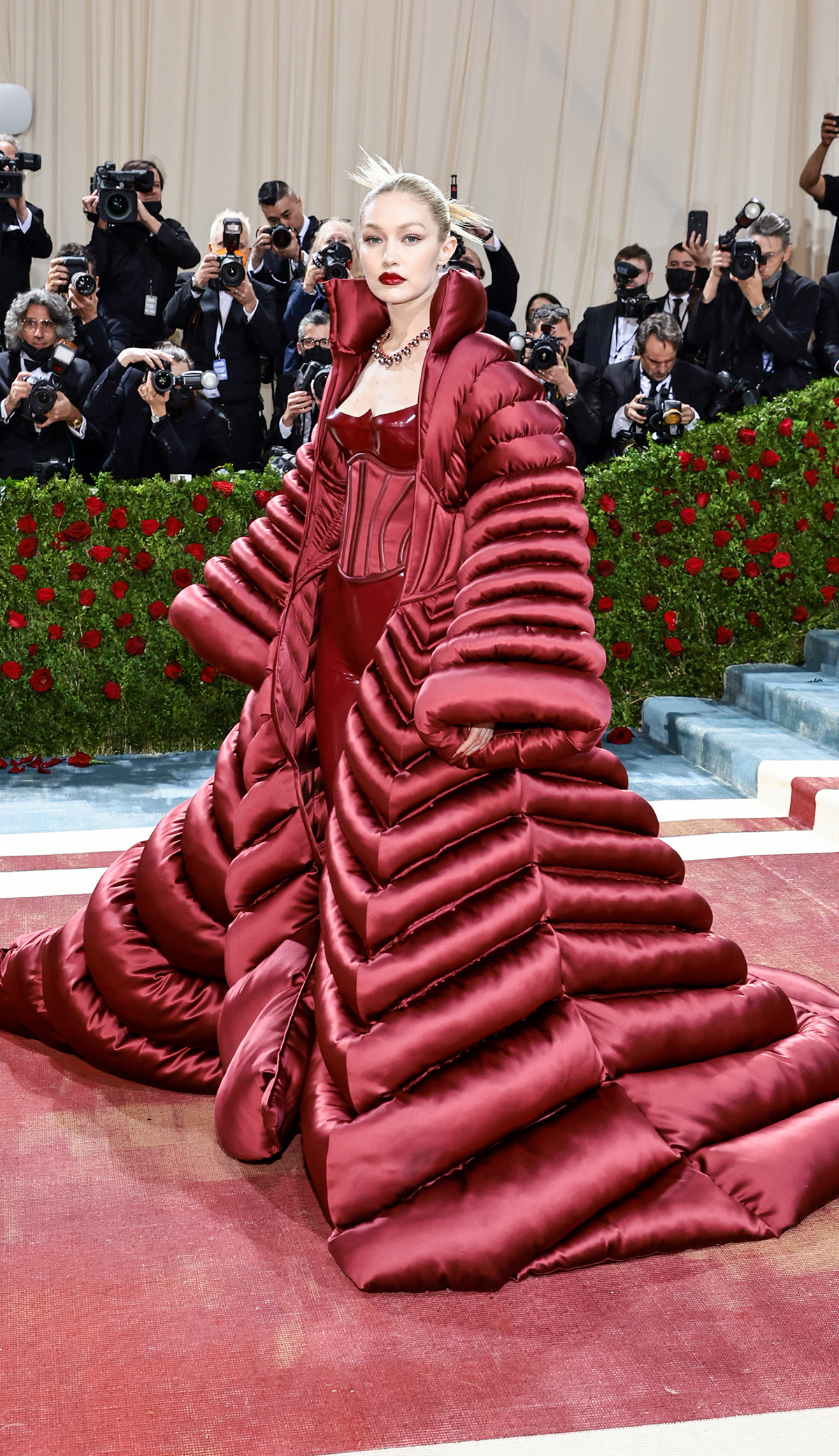 Every Breathtaking Red Carpet Look From the 2022 Met Gala | Who What Wear