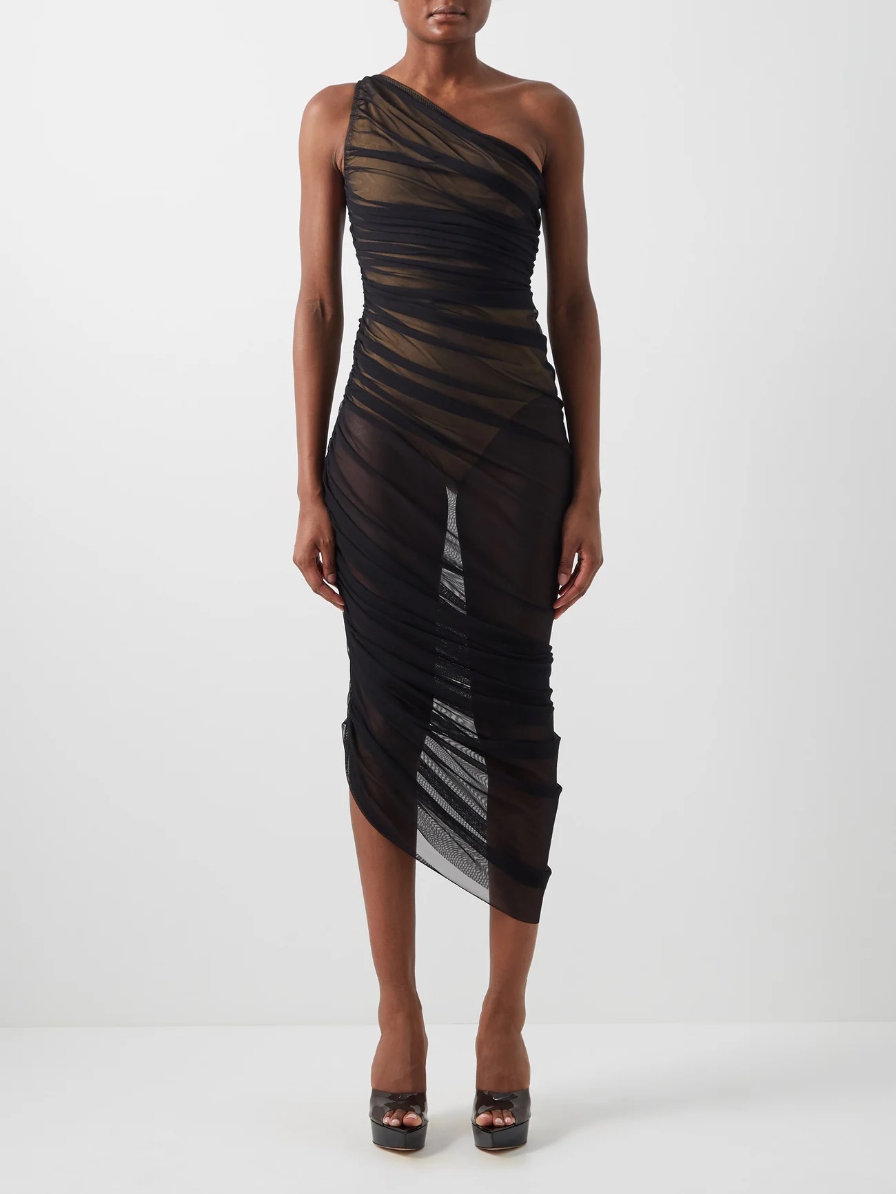 Norma Kamali's Diana Dress Has Reached Icon Status | Who What Wear UK