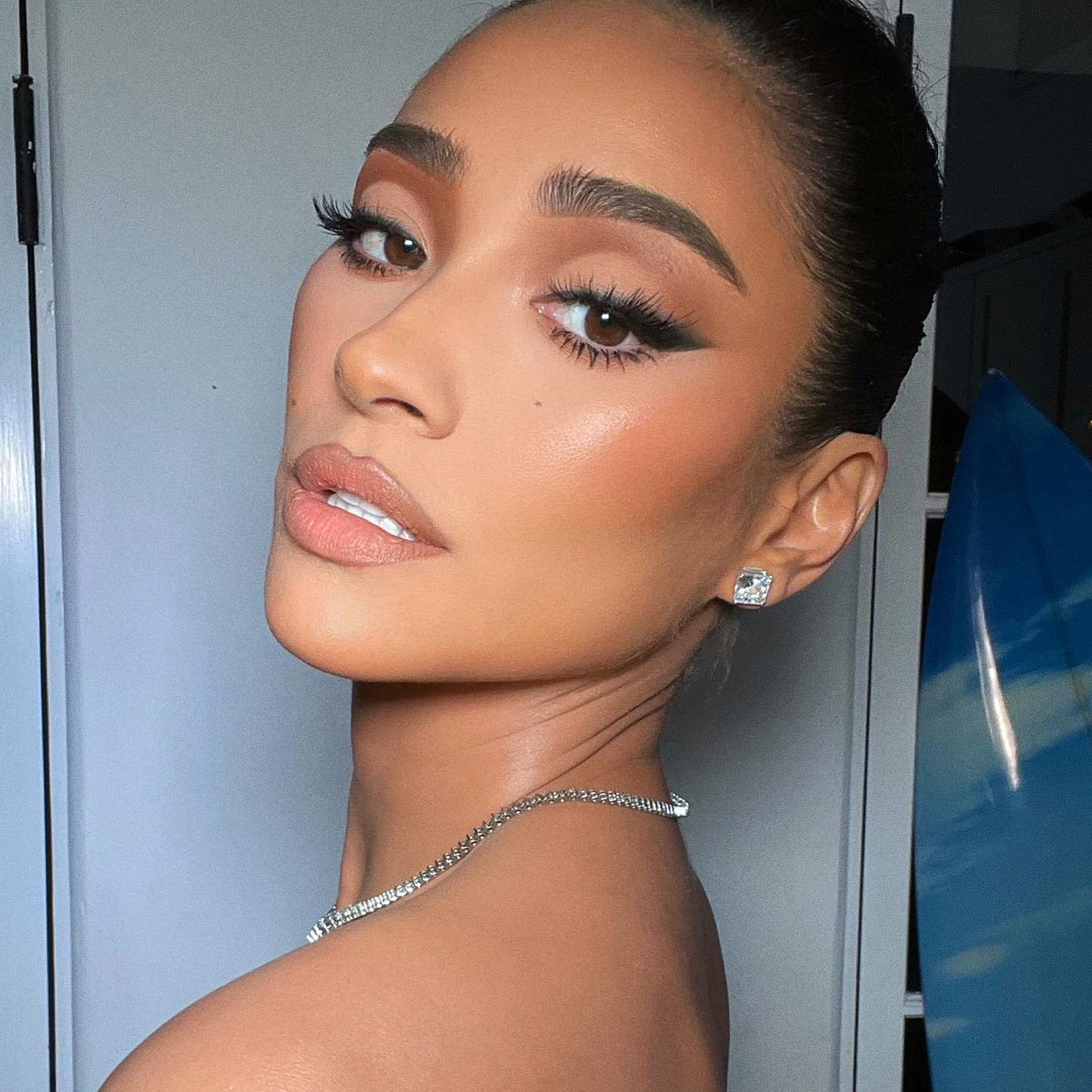 15 Celeb-Inspired Prom Makeup Looks That Are So Good | Who Wear