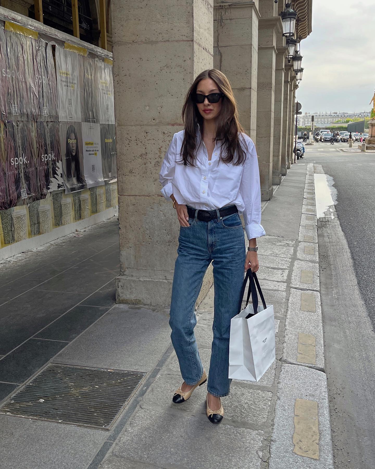5 Chic Outfit Ideas Featuring Flats and Jeans | Who What Wear