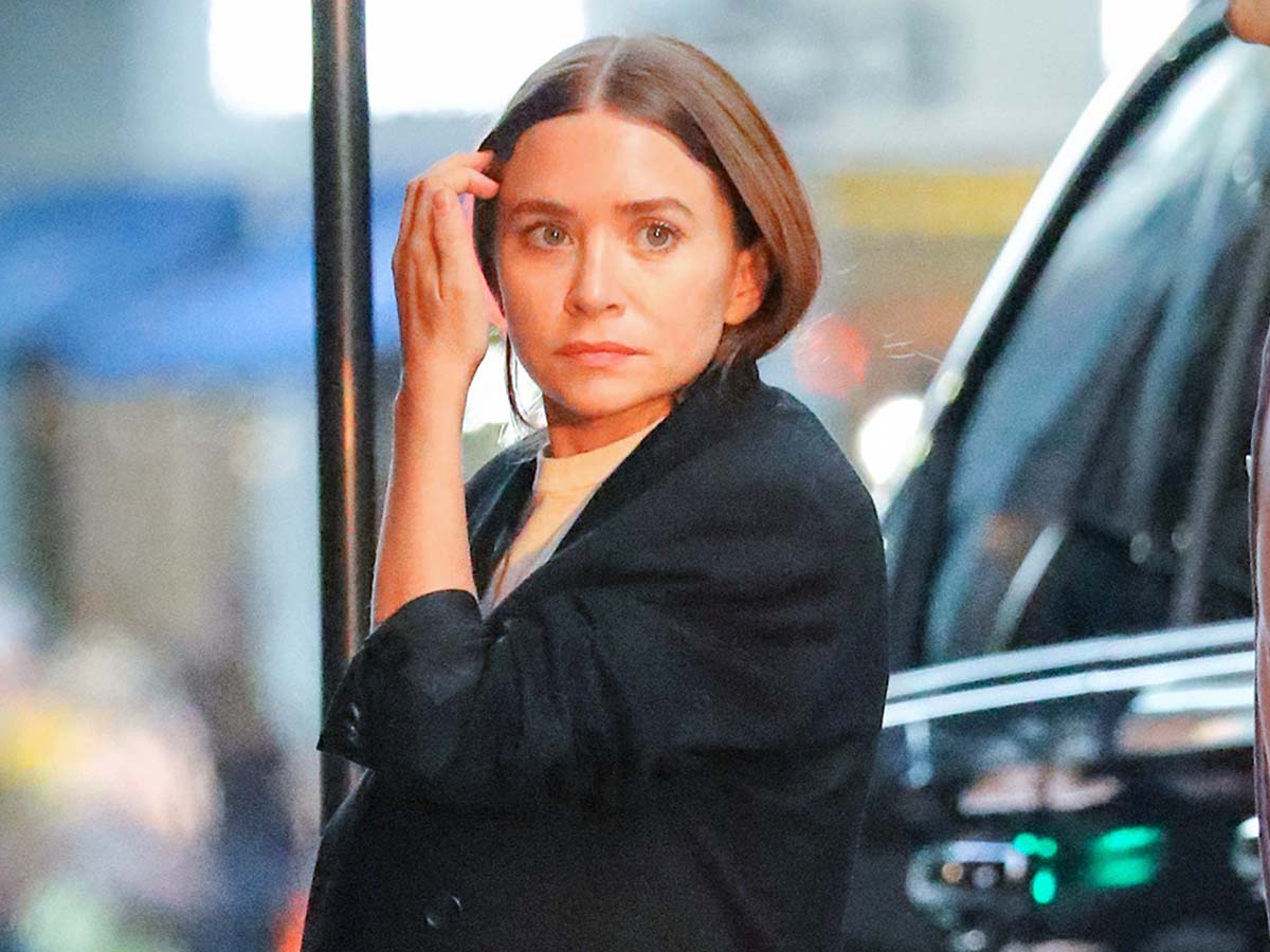 Ashley Olsen Wore the Jeans-and-Flats Outfit Every Cool New Yorker Swears By