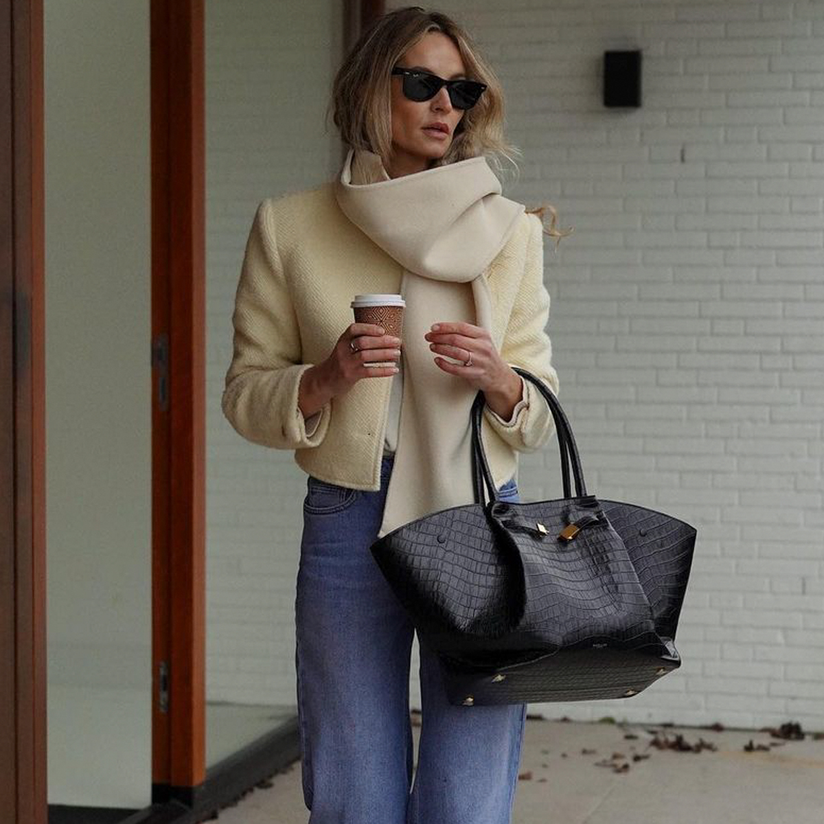 The 18 Best Minimalist Handbags to Elevate Your Outfits