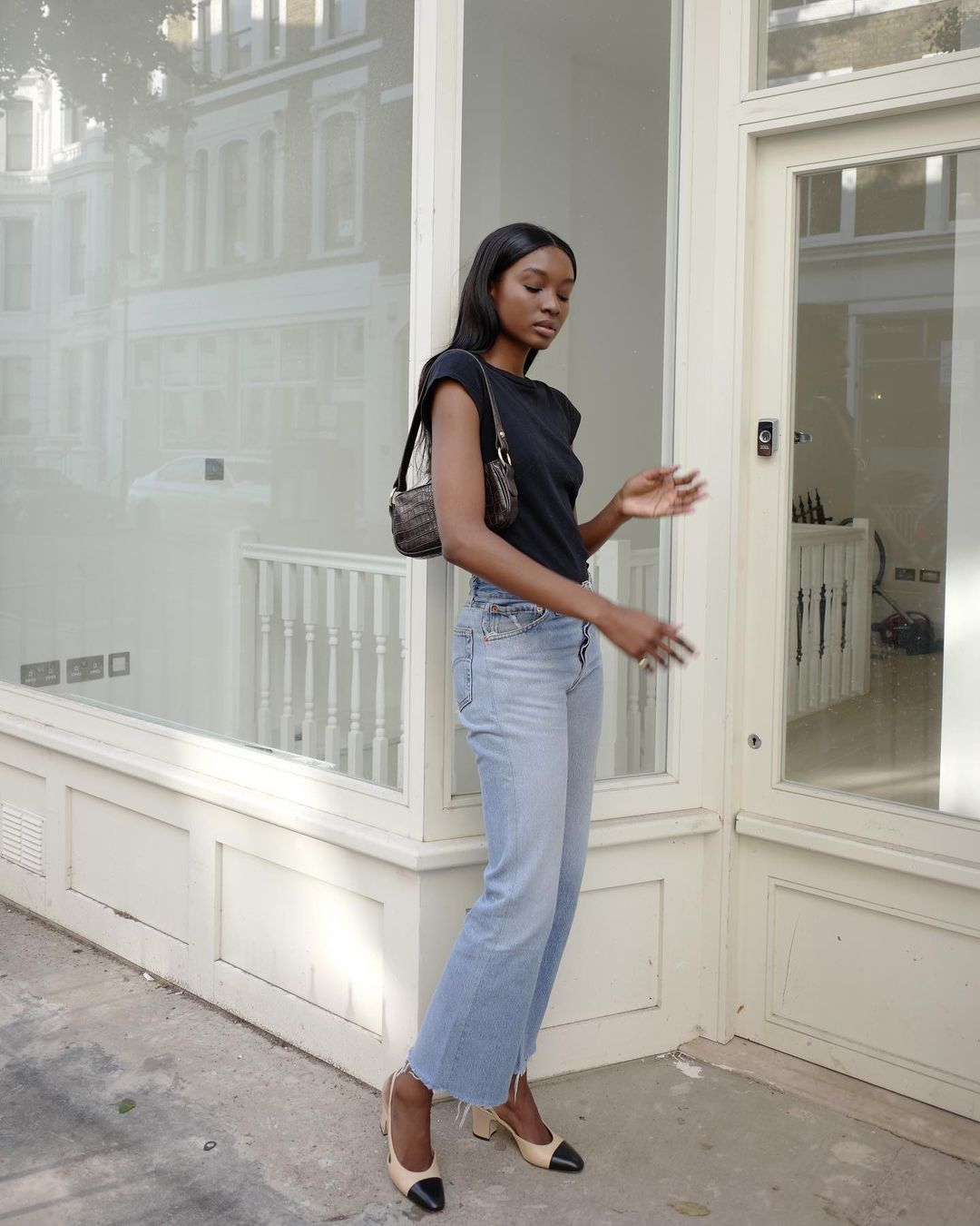 Casual Outfit Ideas: @natashandlovu wears jeans and a t-shirt