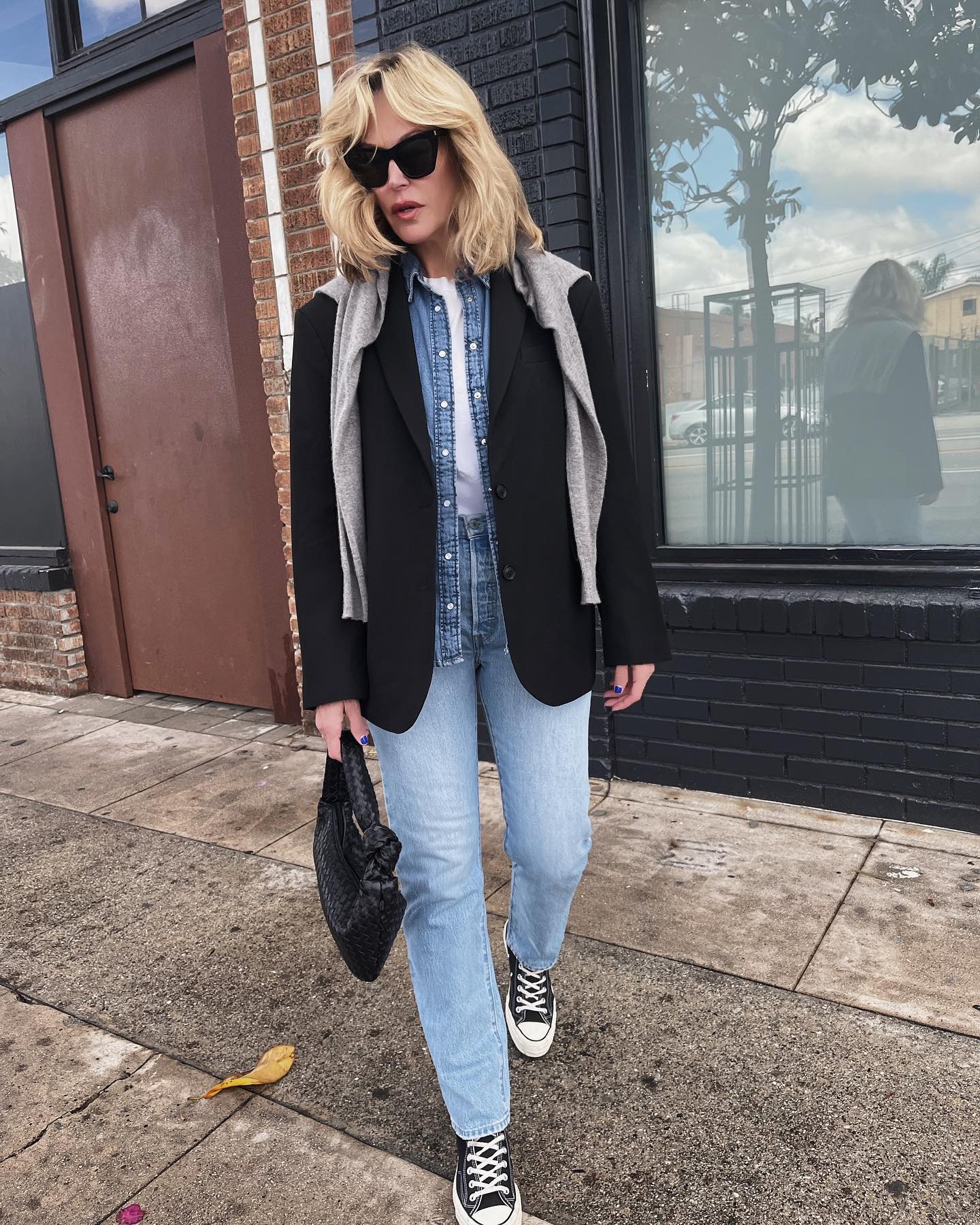 to a Denim Jacket With Jeans: 6 Outfits for Women | Who