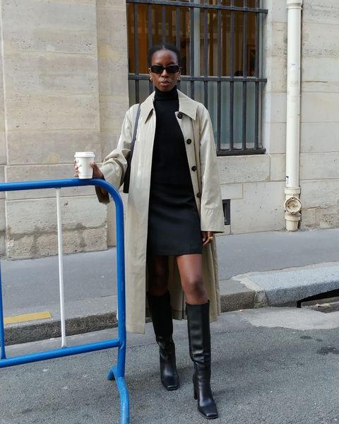 French girl autumn shoes: @sylviemus_ wear knee-high boots with a longline jacket and black turtleneck dress