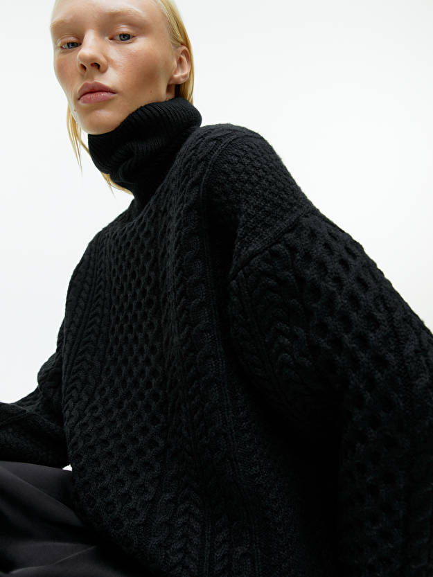 The Arket Cable-Knit Jumper Is Finally Back in Stock | Who What Wear