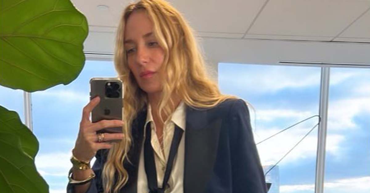 According to J.Crew's Top Designer, This Is How to Wear 2022's Chicest Accessory