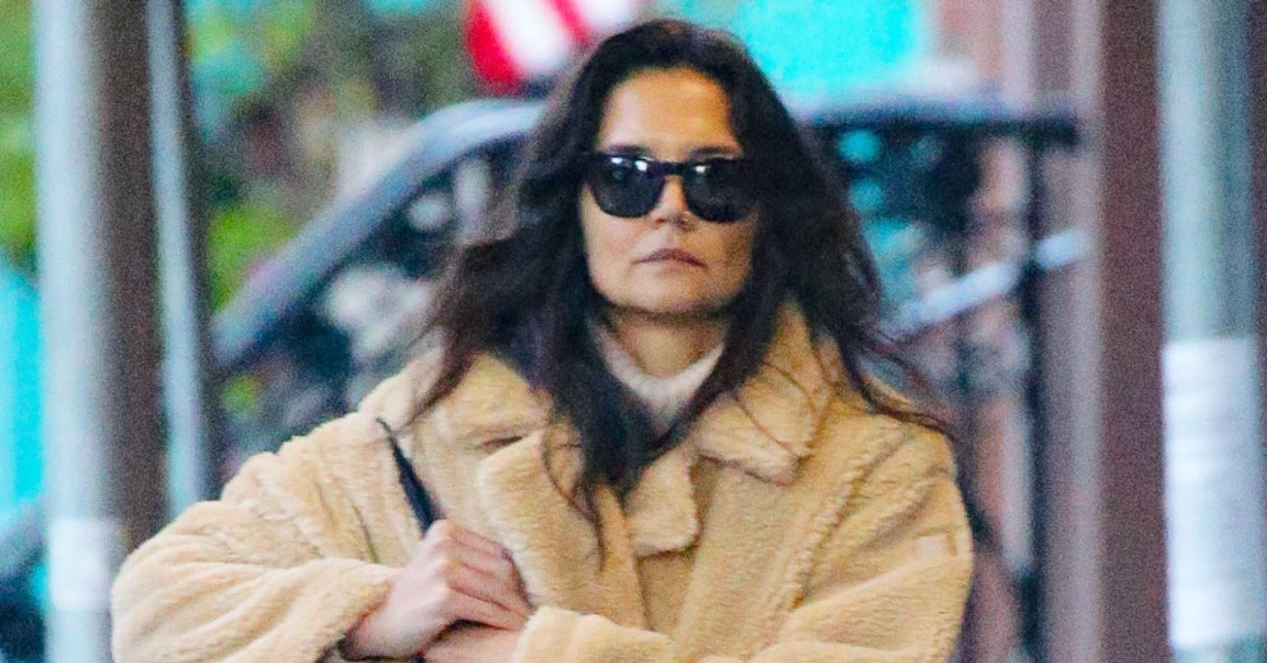 Katie Holmes Just Wore the Extra-Cozy Coat I'll Be Living in 24/7