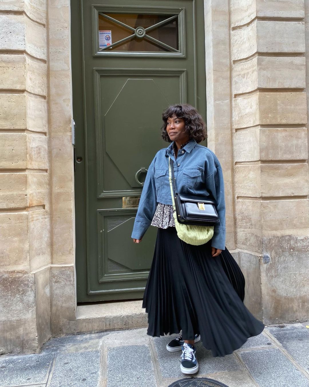 3 Black Pleated Skirt Outfits You Can Copy  IN AN ELEGANT FASHION