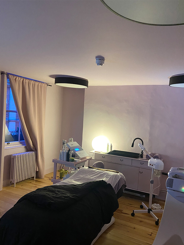 Salon C Stellar: Treatment Room