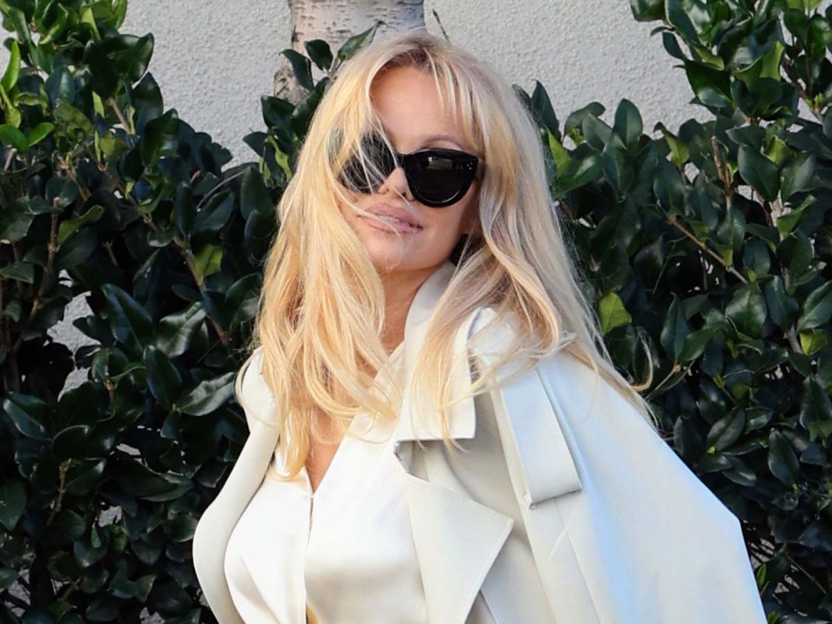 Pamela Anderson Broke This Controversial Style Rule In the Chicest Way Possible