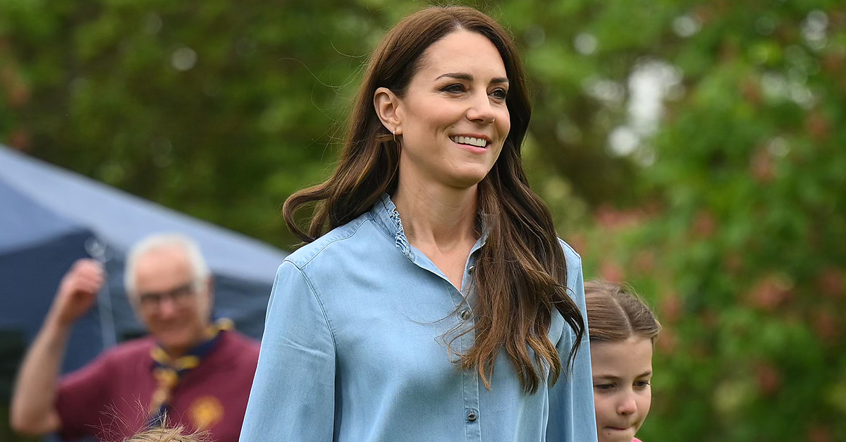Kate Middleton Wore Skinny Cargo Jeans to an Outdoor Event - PioneerNewz