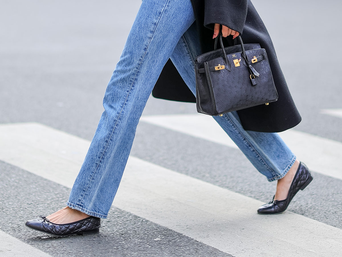 6 Cool Jeans-and-Flats Outfits Celebs Are Wearing Right Now | Who What Wear