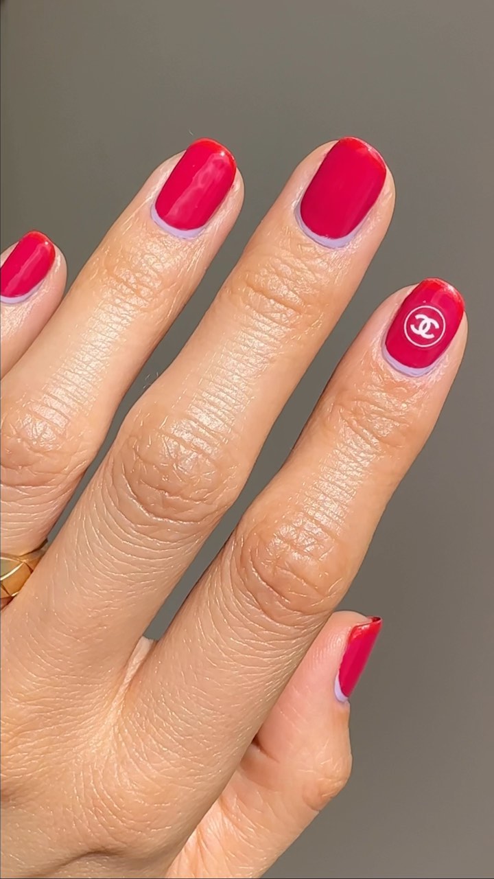 Nail Art logo mania Chanel  TrendSurvivor