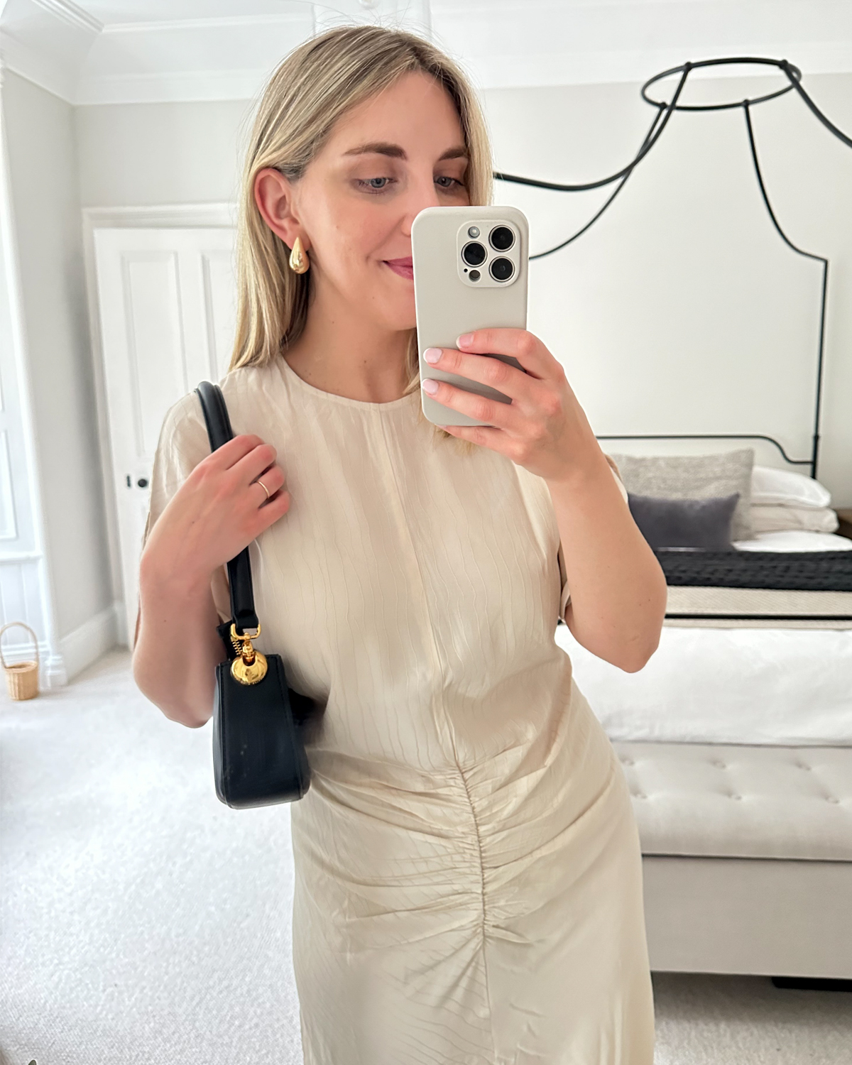 H&M's slit-sleeve dress is my new favourite frock