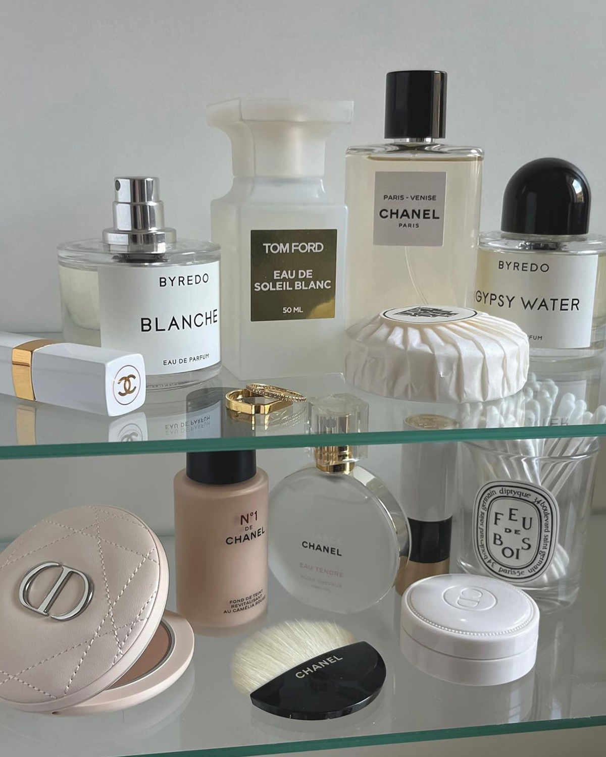 body sprays for women: a picture of perfumes on a shelf: @pink_oblivion