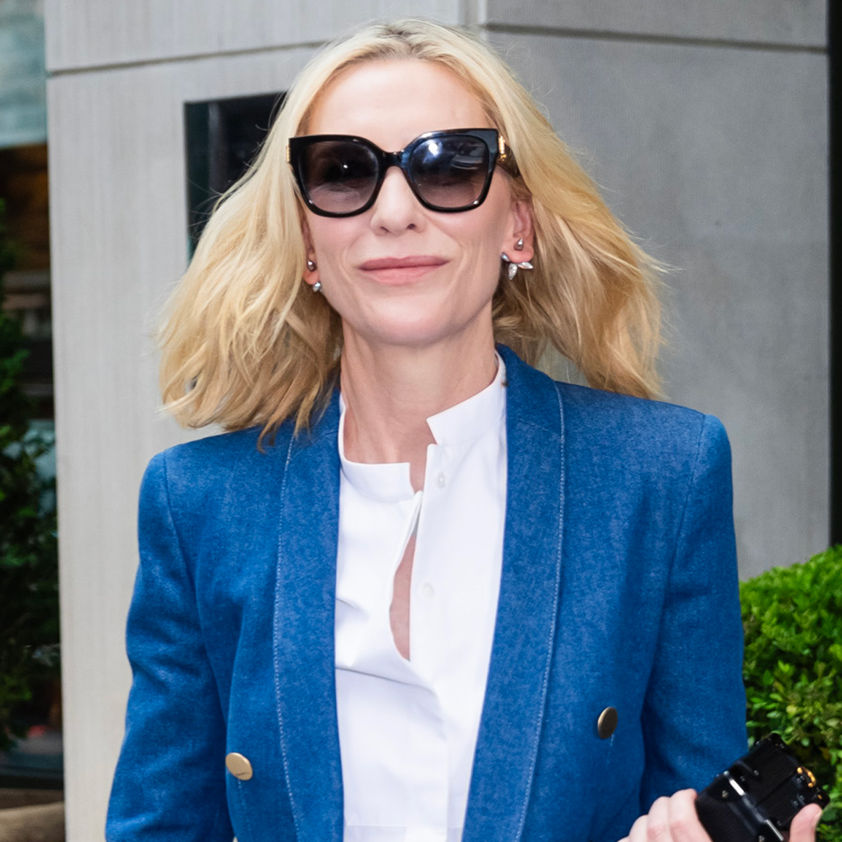 Royal as ever, Cate Blanchett wears Christian Louboutin shoes on