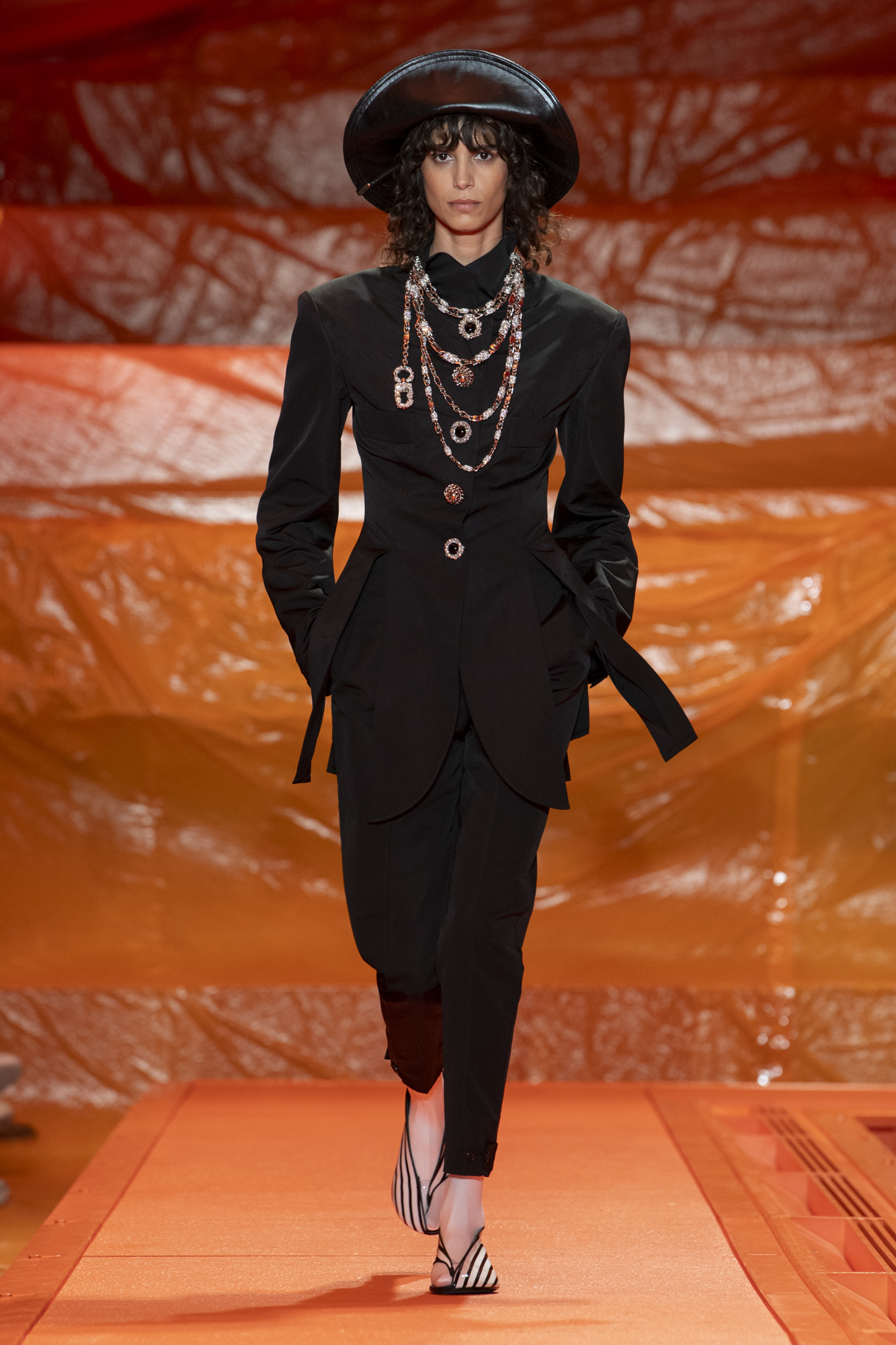 K/DA x Louis Vuitton Fashion Review 