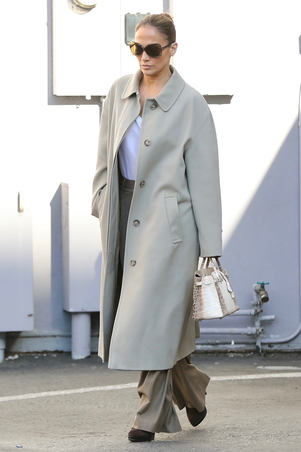 J.Lo Just Wore a Classic Winter Pant Outfit in L.A. | Who What Wear UK