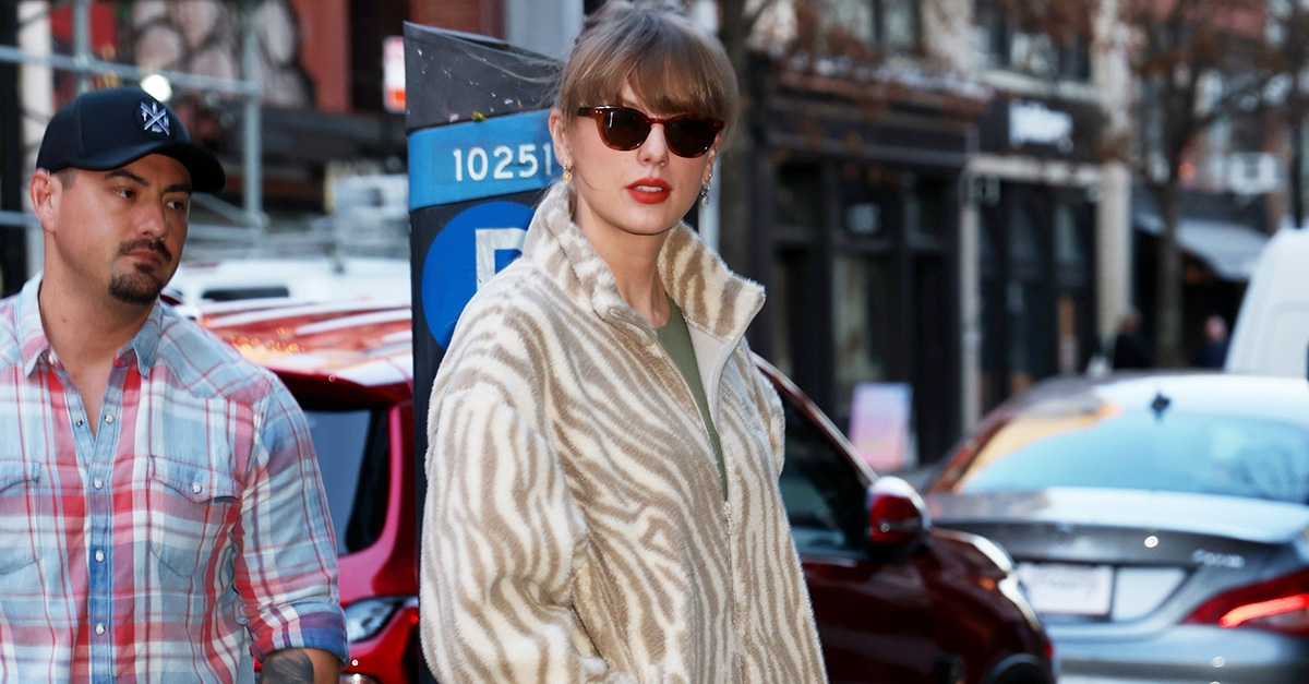 Taylor Swift Just Wore This Rugged Sneaker Trend With Leggings